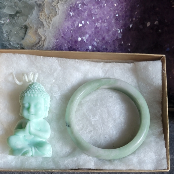 Jade bracelet with buddah candle gift box - Picture 3 of 6